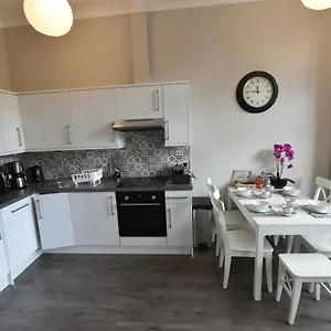 Apartment Pleasance Ground Floor Main Door Access, Edinburgh